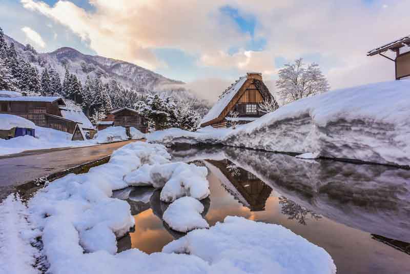 หมู่บ้านชิราคาวาโกะ หมู่บ้านมรดกโลก ปกคลุมด้วยหิมะ